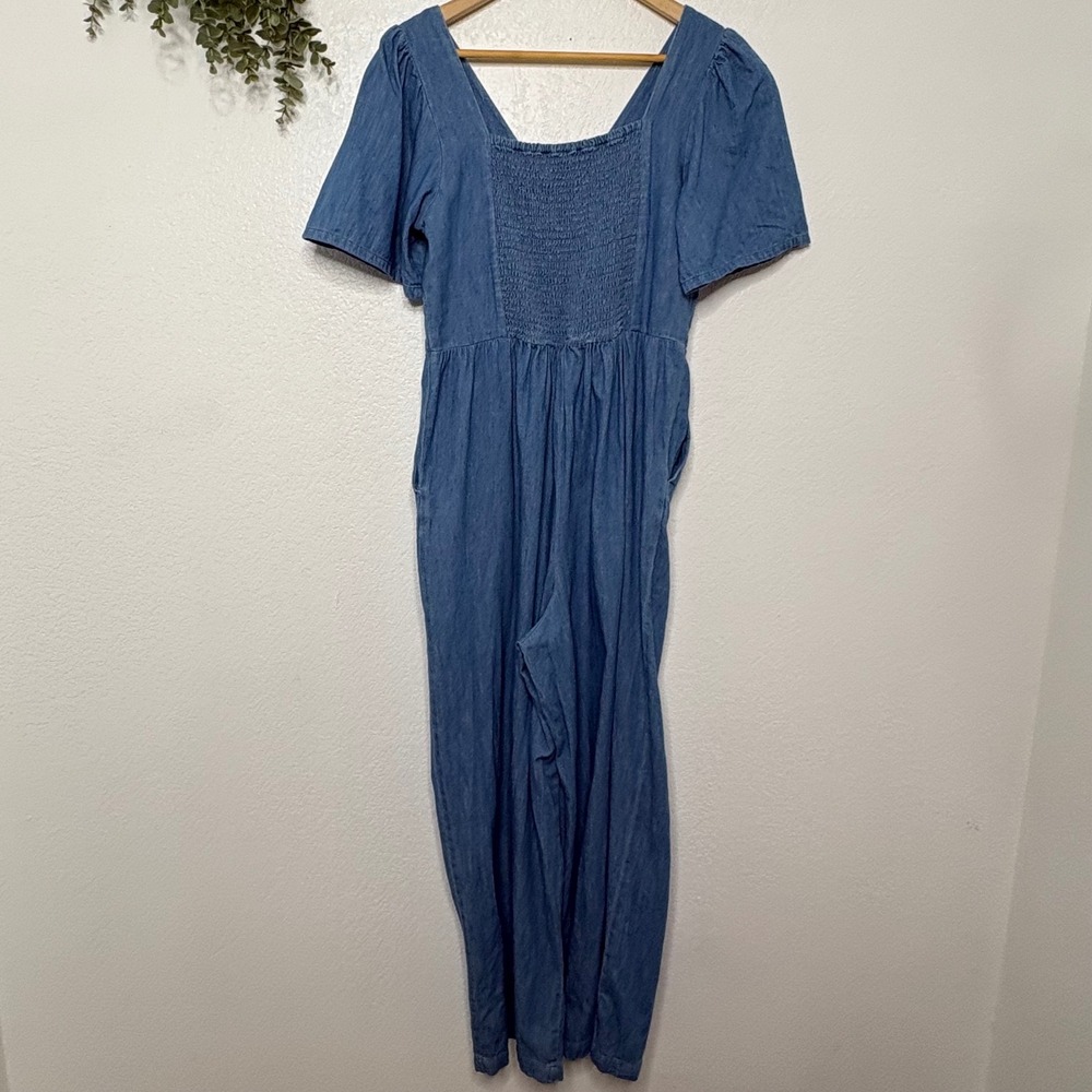 Old Navy Womens Medium Blue Chambray Wide Leg Jumpsuit V-Neck Smocked - Picture 7 of 10